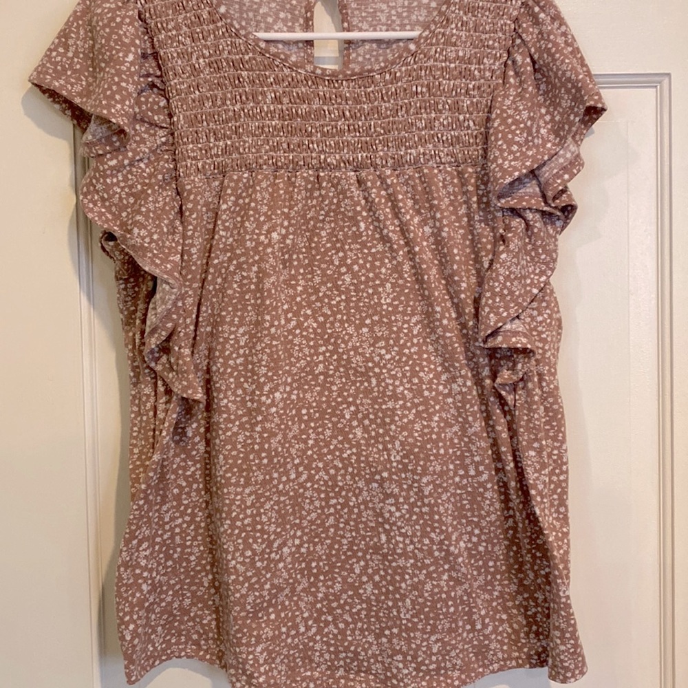 Dusty pink top with ruffle sleeve